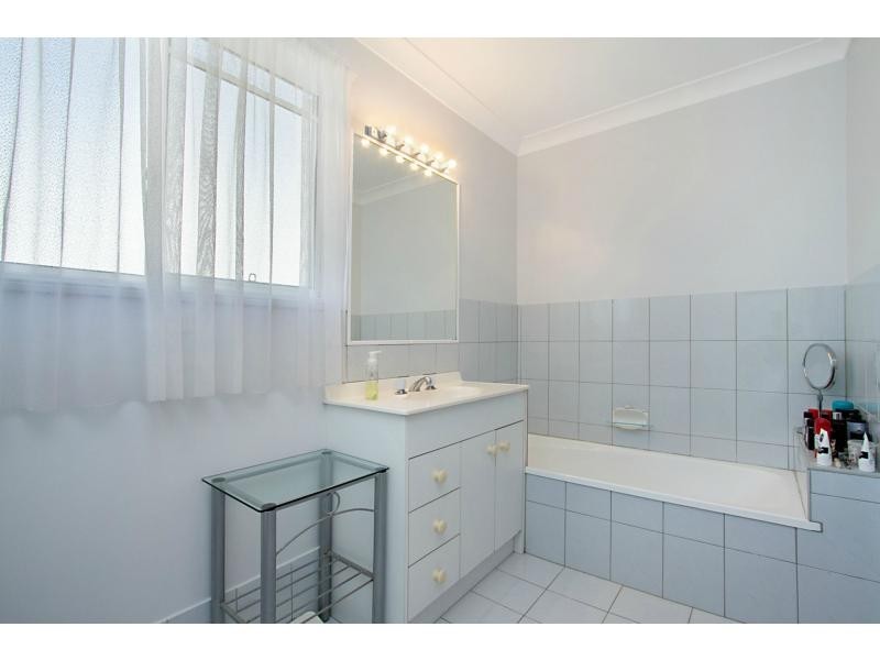 2/31 Dolphin Avenue, Mermaid Beach QLD 4218