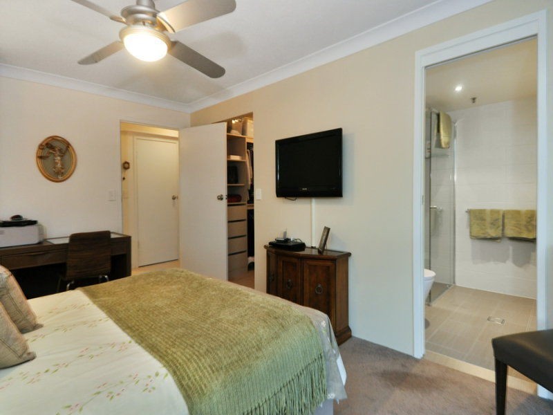 Unit 9/45 Hayle Street, Burleigh Heads QLD 4220
