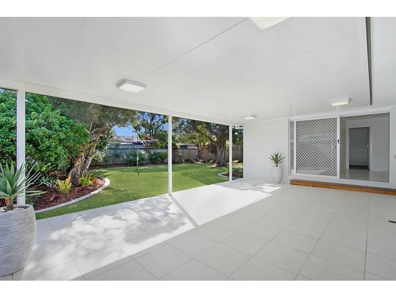 137 Mallawa Drive, Palm Beach QLD 4221
