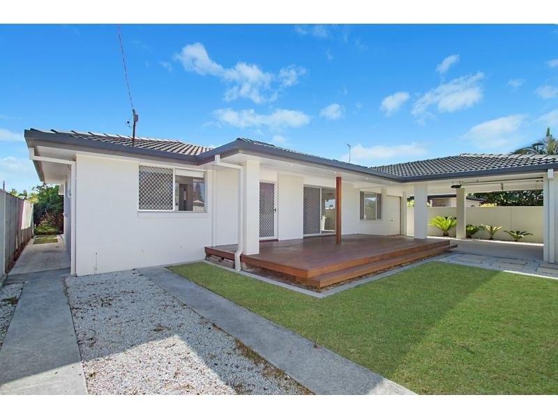 137 Mallawa Drive, Palm Beach QLD 4221