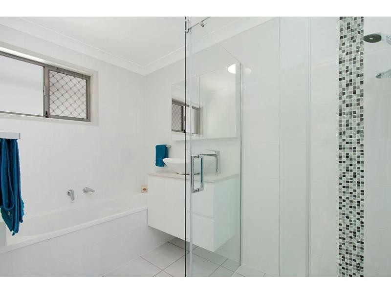 137 Mallawa Drive, Palm Beach QLD 4221