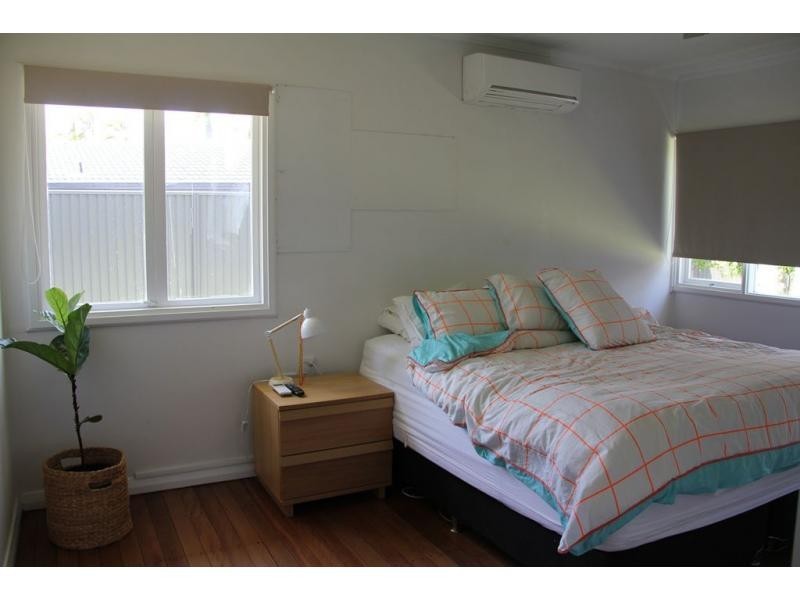 2 Karina Crescent, Broadbeach Waters QLD 4218