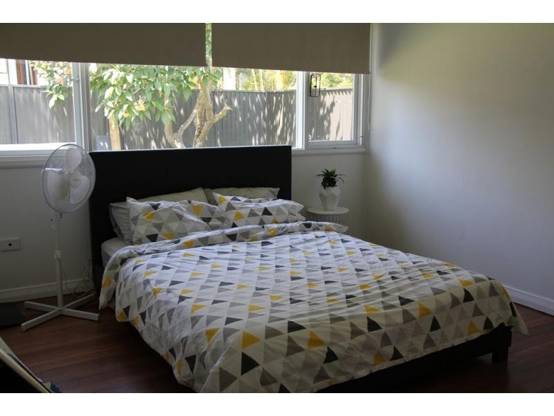 2 Karina Crescent, Broadbeach Waters QLD 4218