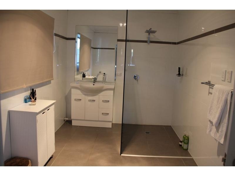 2 Karina Crescent, Broadbeach Waters QLD 4218