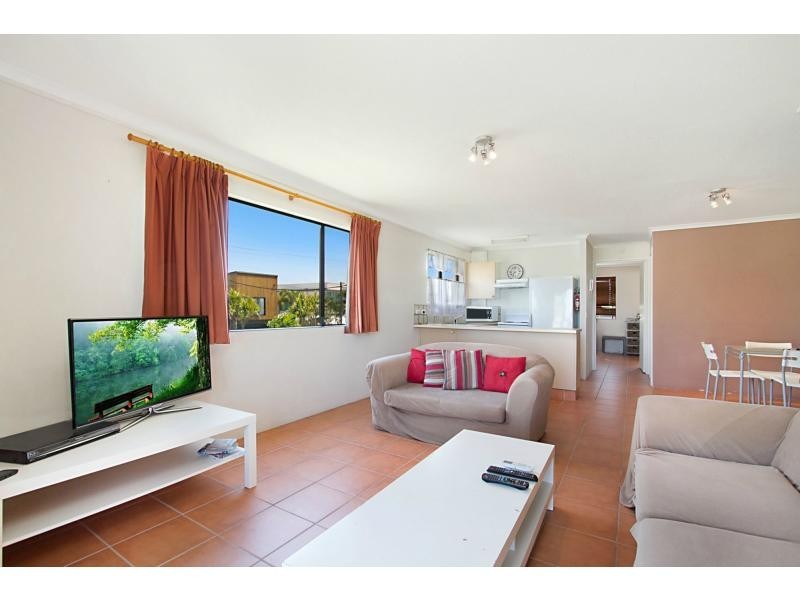 4/3 Ocean Street, Mermaid Beach QLD 4218