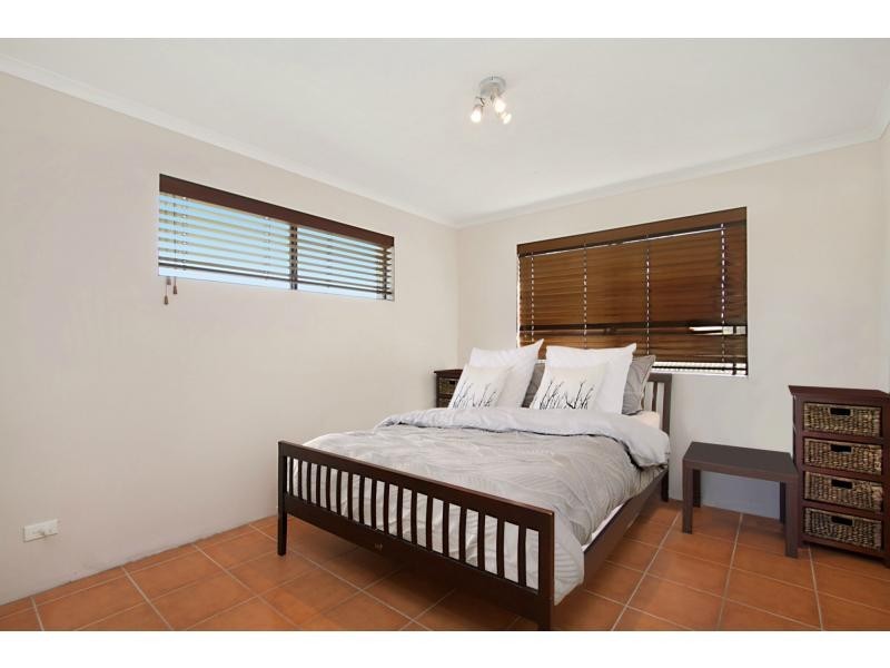 4/3 Ocean Street, Mermaid Beach QLD 4218