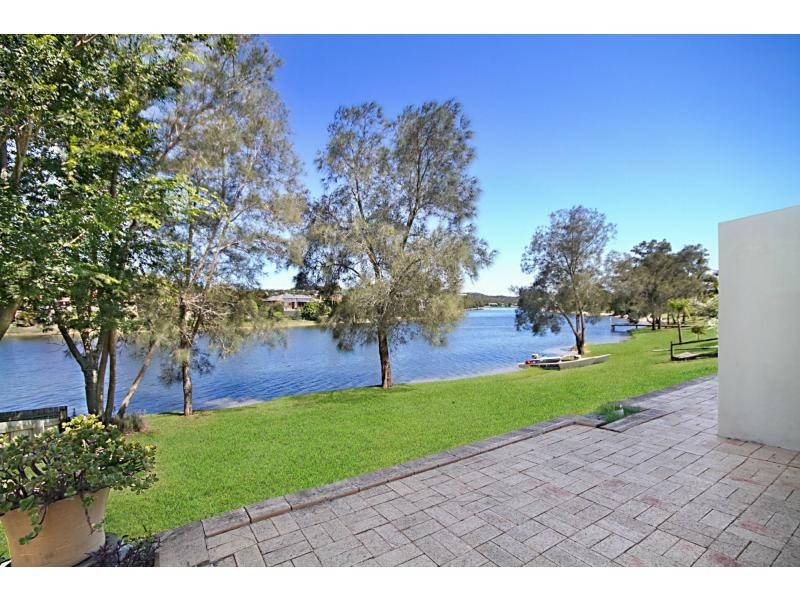 1/34 Sunbird Street, Burleigh Waters QLD 4220