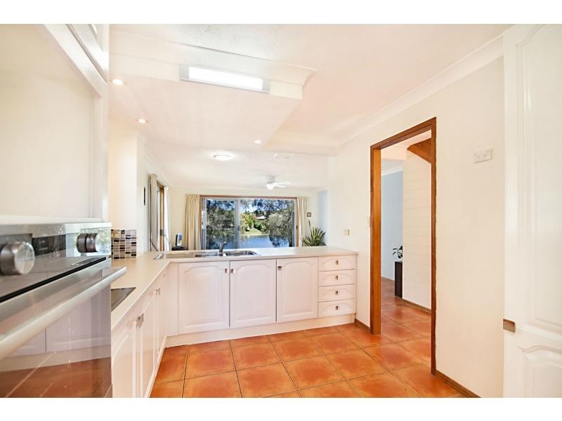 1/34 Sunbird Street, Burleigh Waters QLD 4220