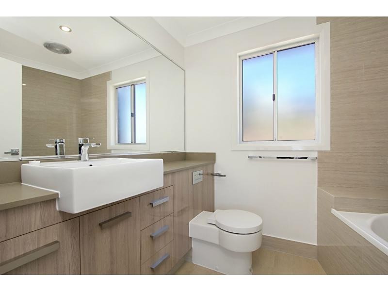 12/3 Mieke Court, Burleigh Heads QLD 4220