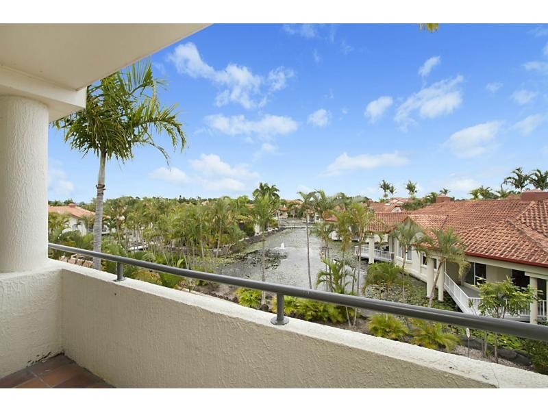 55/24 Ron Penhaligon Way, Robina QLD 4226