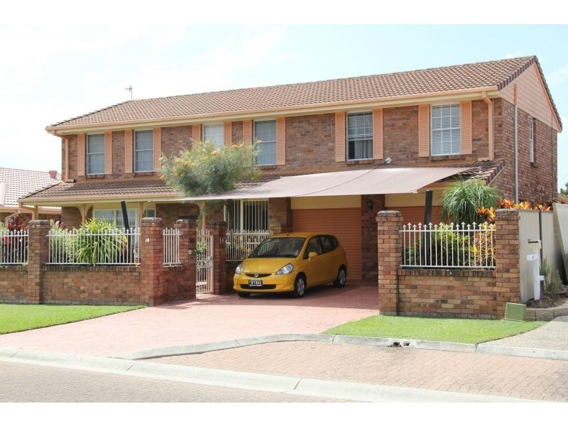 32 Pintail Crescent, Burleigh Waters QLD 4220