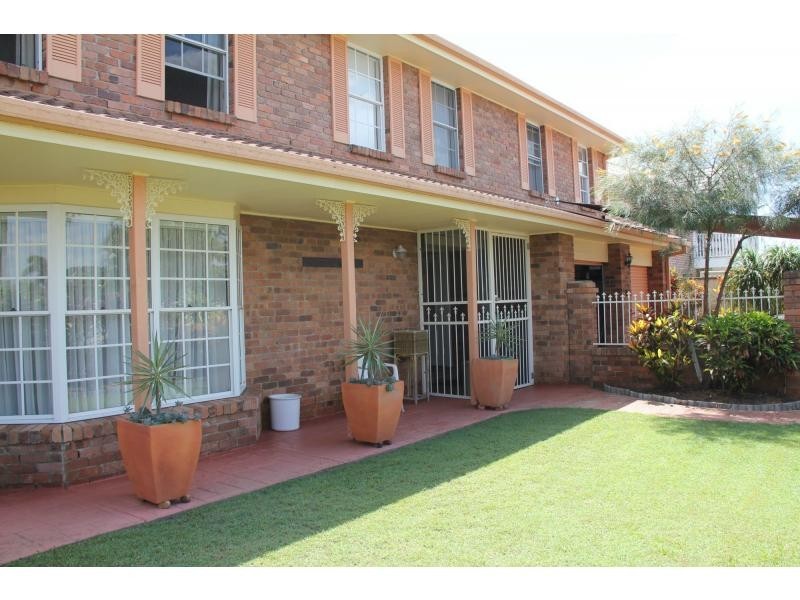 32 Pintail Crescent, Burleigh Waters QLD 4220