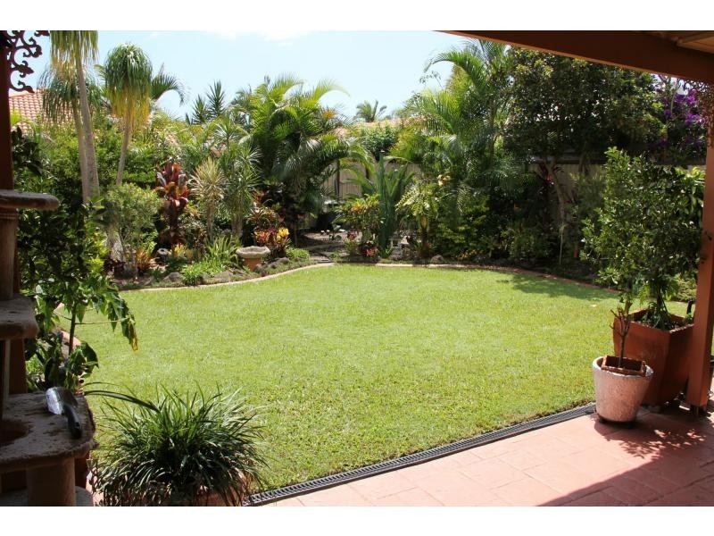 32 Pintail Crescent, Burleigh Waters QLD 4220