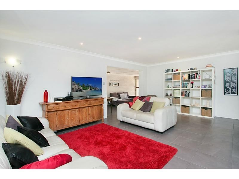 19 Tawarri Crescent, Burleigh Heads QLD 4220