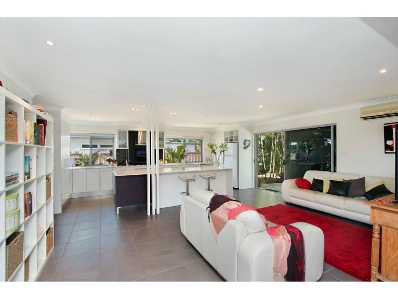19 Tawarri Crescent, Burleigh Heads QLD 4220