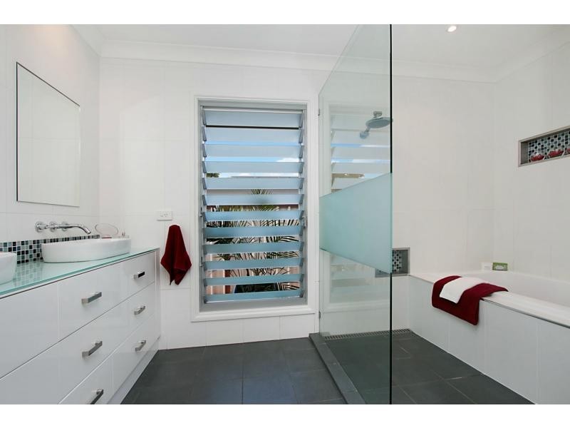 19 Tawarri Crescent, Burleigh Heads QLD 4220