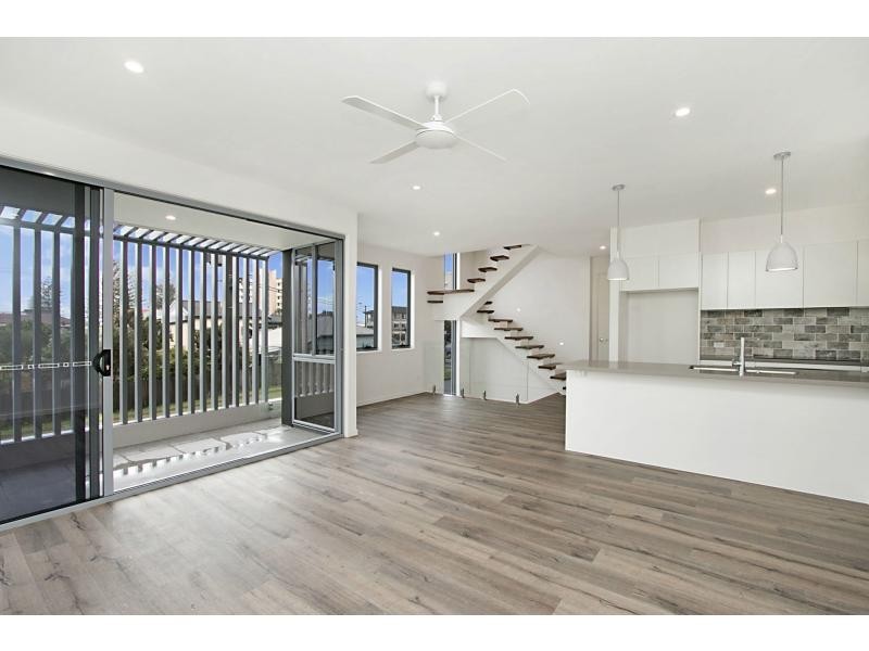 1 & 2/6 Eleventh Avenue, Palm Beach QLD 4221