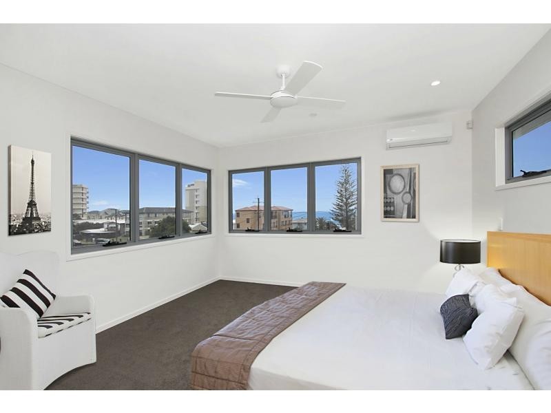 1 & 2/6 Eleventh Avenue, Palm Beach QLD 4221