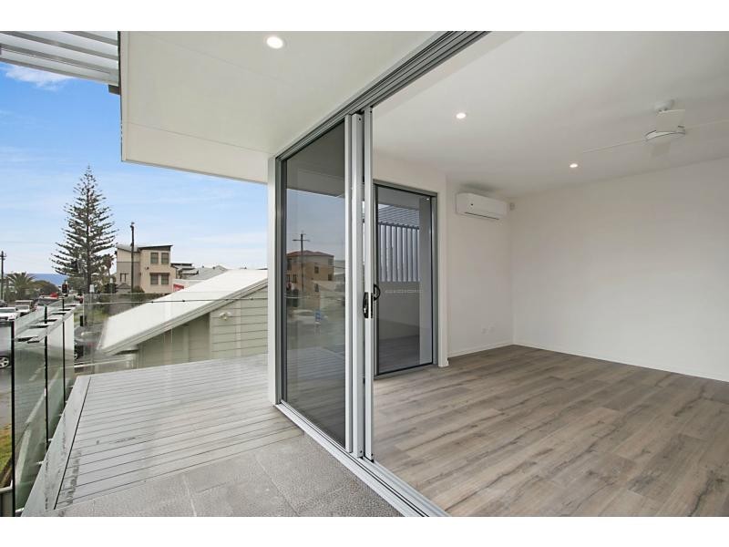 1 & 2/6 Eleventh Avenue, Palm Beach QLD 4221