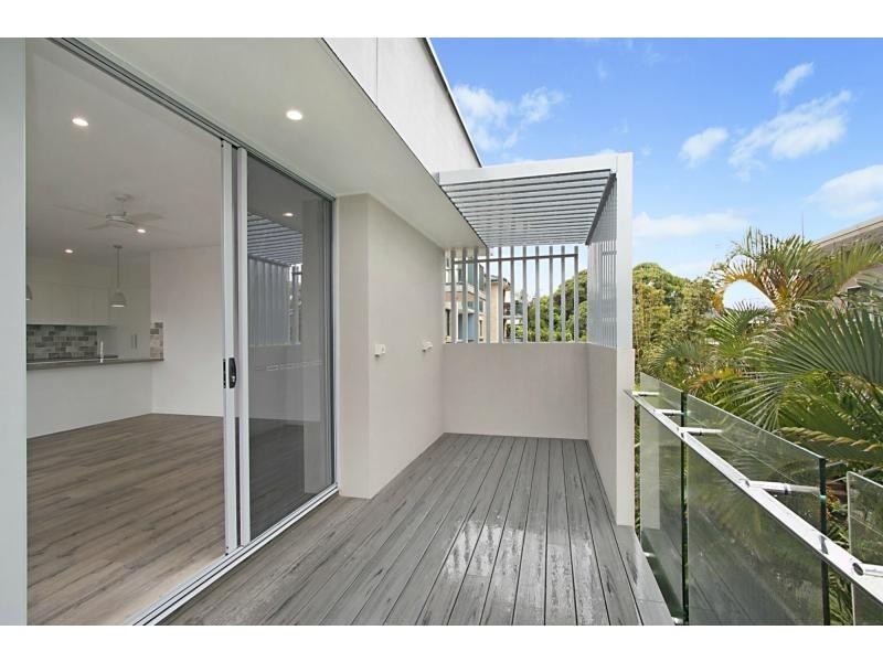 1 & 2/6 Eleventh Avenue, Palm Beach QLD 4221