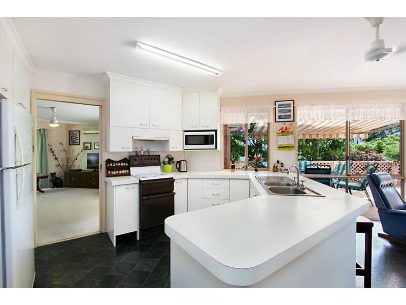 16 Sellin Place, Currumbin Waters QLD 4223