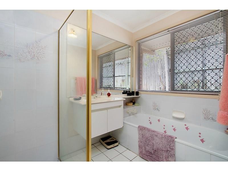 16 Sellin Place, Currumbin Waters QLD 4223