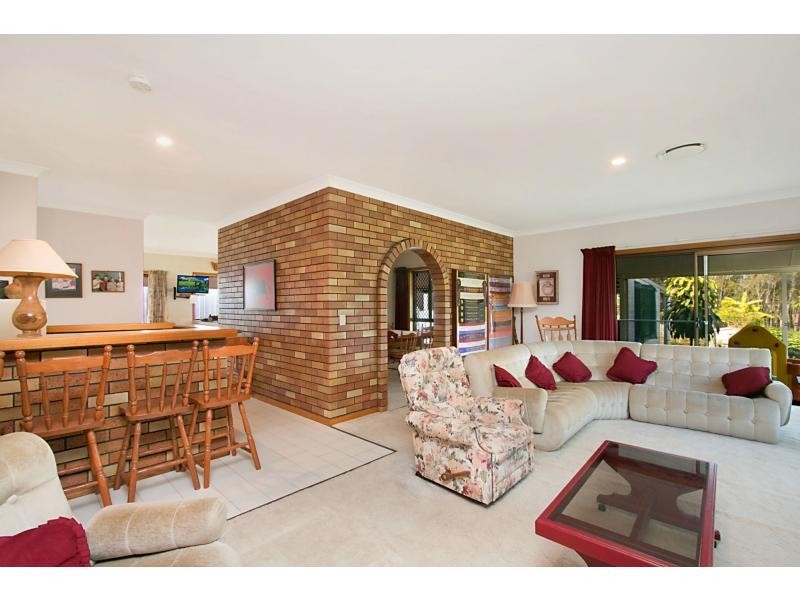 34 Larch Street, Tallebudgera QLD 4228