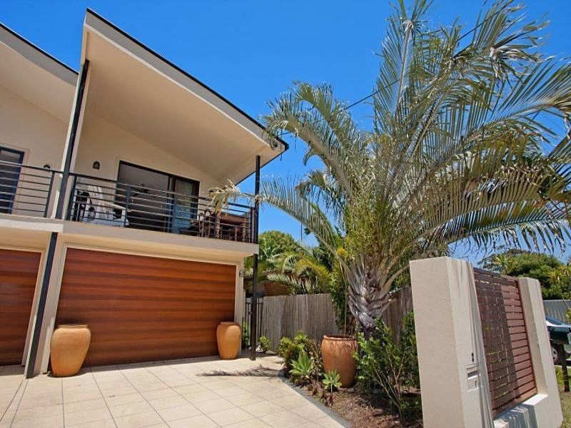 2/46 Second Avenue, Palm Beach QLD 4221