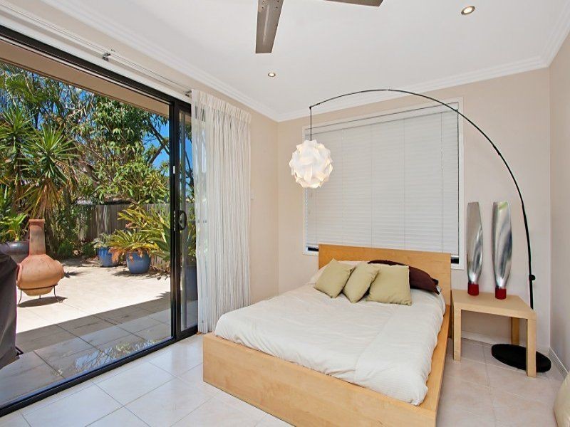 2/46 Second Avenue, Palm Beach QLD 4221