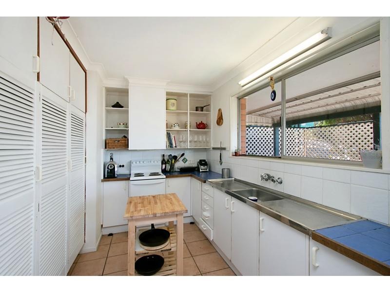 16 Woodgee Street, Currumbin QLD 4223