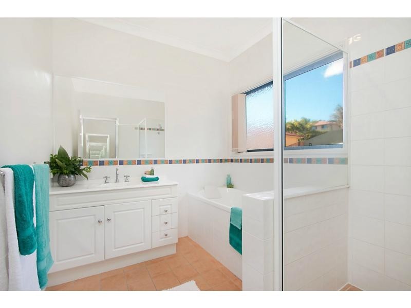 28 Sky Royal Terrace, Burleigh Heads QLD 4220