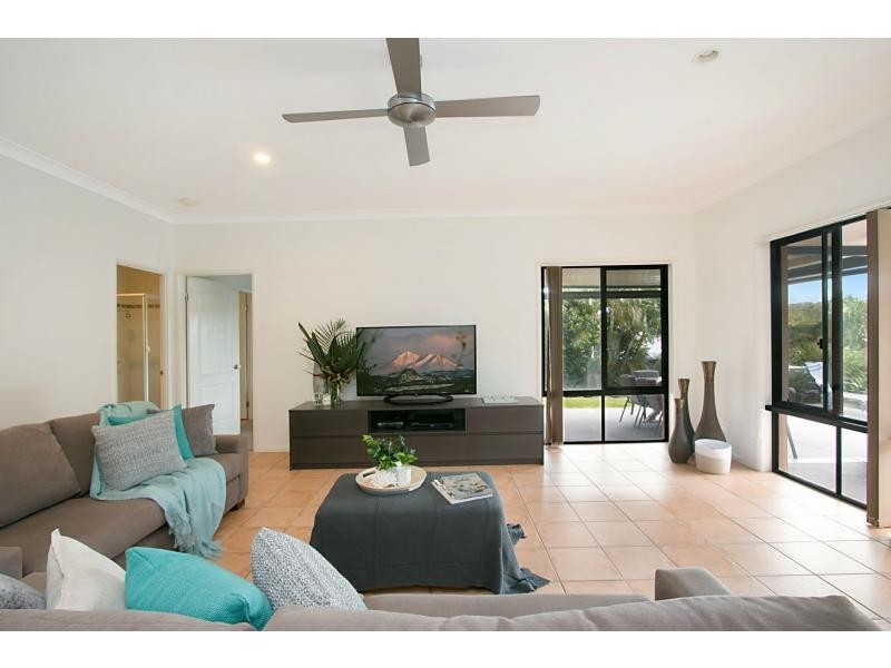 28 Sky Royal Terrace, Burleigh Heads QLD 4220