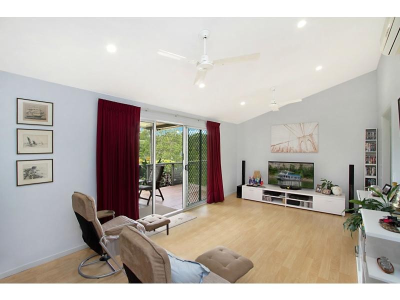 2 Branch Crescent, Reedy Creek QLD 4227