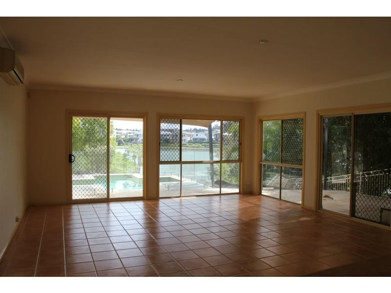 10 Cornell Court, Varsity Lakes QLD 4227