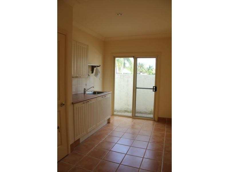 10 Cornell Court, Varsity Lakes QLD 4227