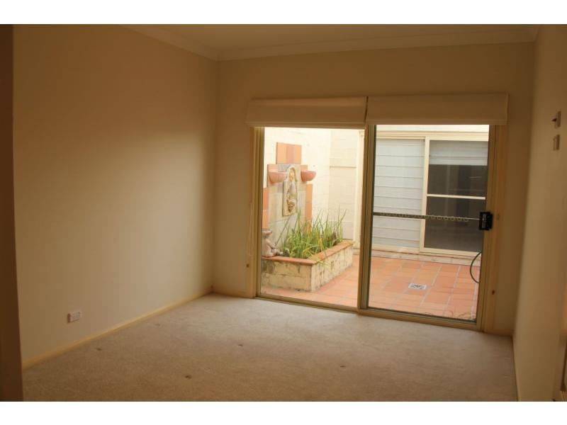 10 Cornell Court, Varsity Lakes QLD 4227