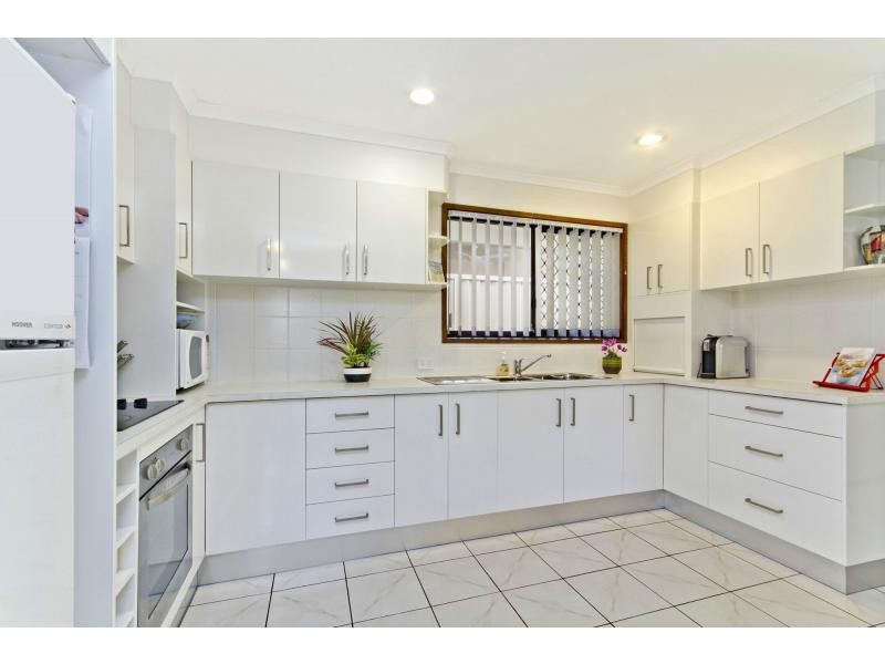 21 Bardon Avenue, Miami QLD 4220