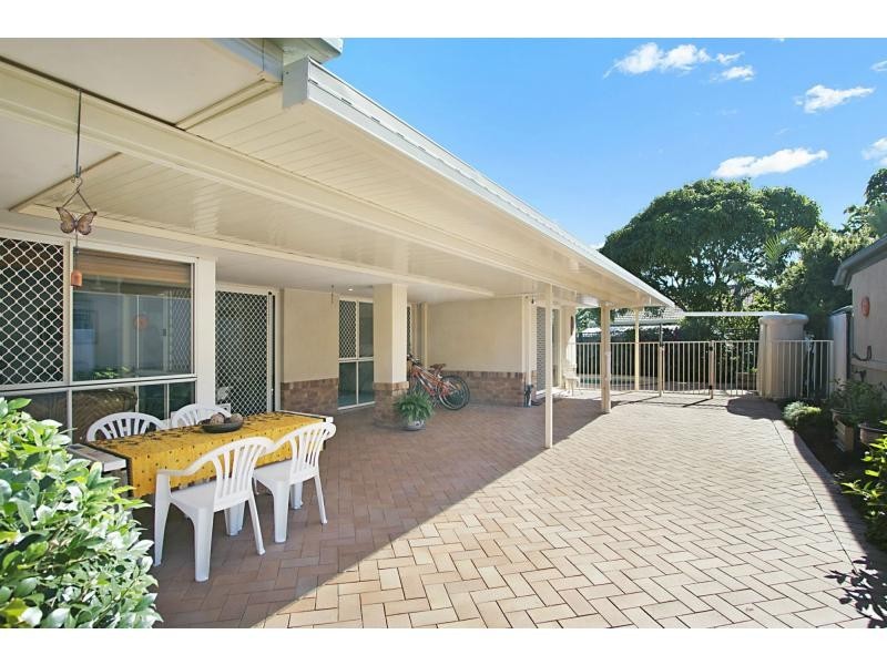 17 Rainbird Close, Burleigh Waters QLD 4220