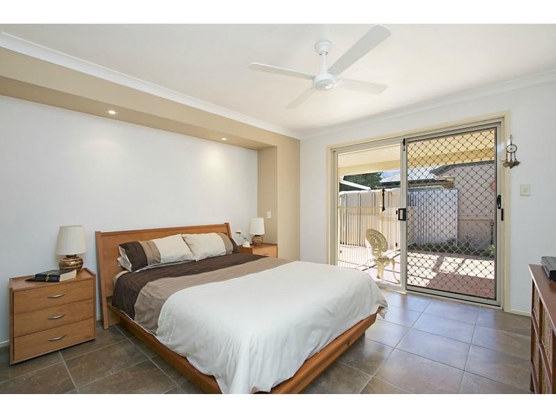 17 Rainbird Close, Burleigh Waters QLD 4220