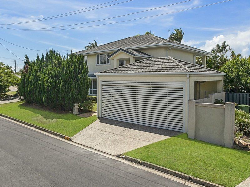22 Kestrel Drive, Burleigh Waters QLD 4220