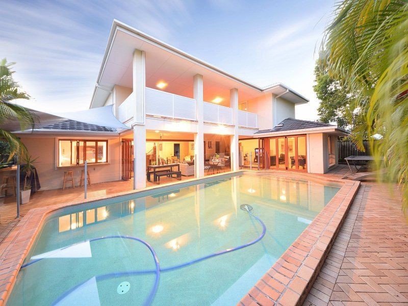 22 Kestrel Drive, Burleigh Waters QLD 4220