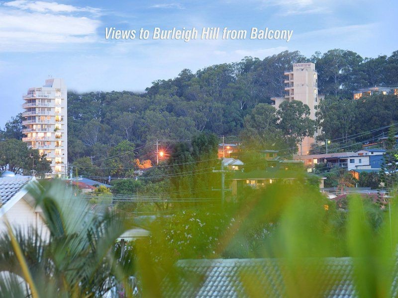 22 Kestrel Drive, Burleigh Waters QLD 4220