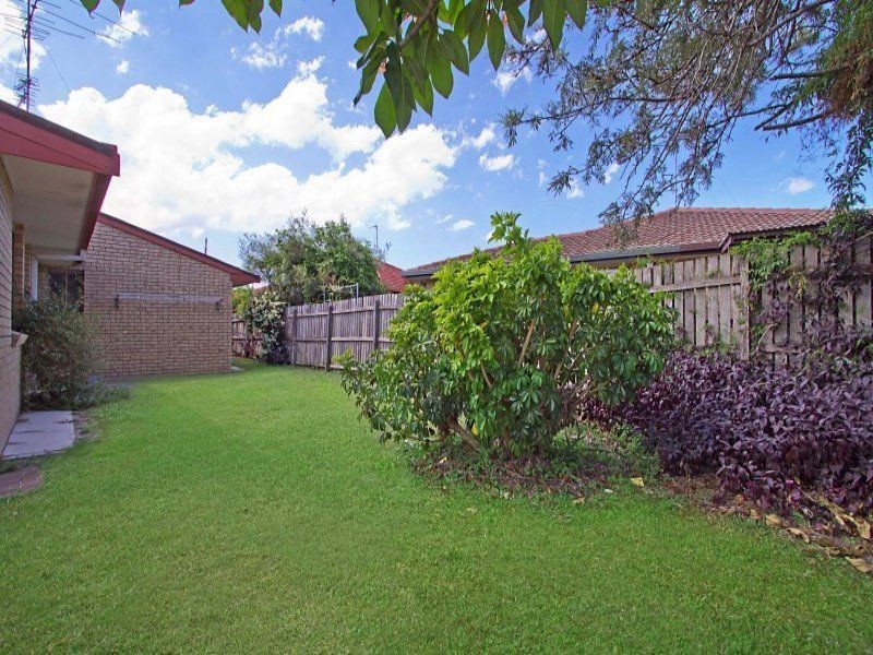 Unit 2/4 Shrike Court, Burleigh Waters QLD 4220