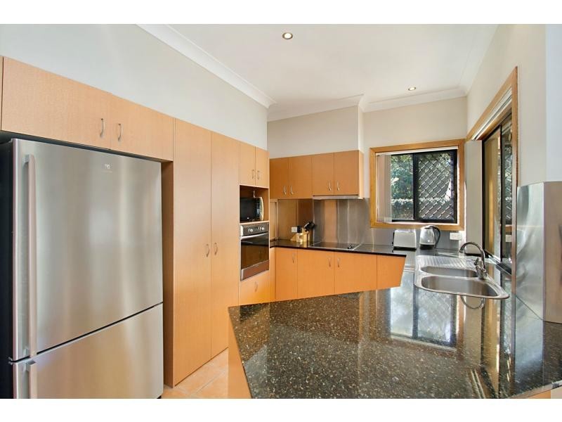 10/27 Beachcomber Court, Burleigh Waters QLD 4220
