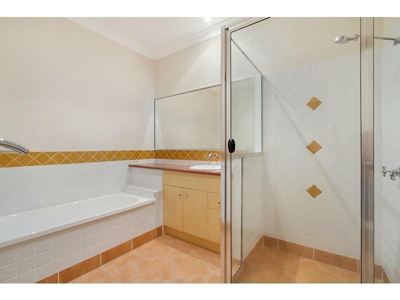 10/27 Beachcomber Court, Burleigh Waters QLD 4220