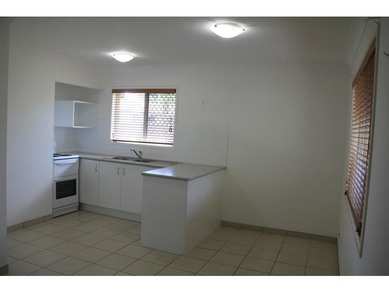 2/13 Walker Avenue, Palm Beach QLD 4221