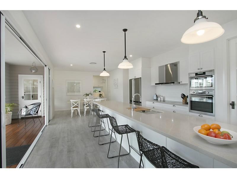 90 Tallebudgera Drive, Palm Beach QLD 4221