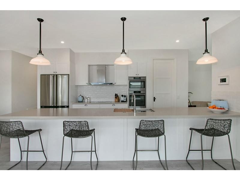 90 Tallebudgera Drive, Palm Beach QLD 4221