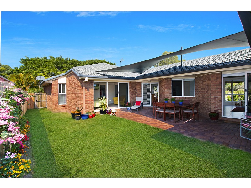 2 Resort Drive, Robina QLD 4226