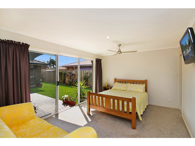 2 Resort Drive, Robina QLD 4226